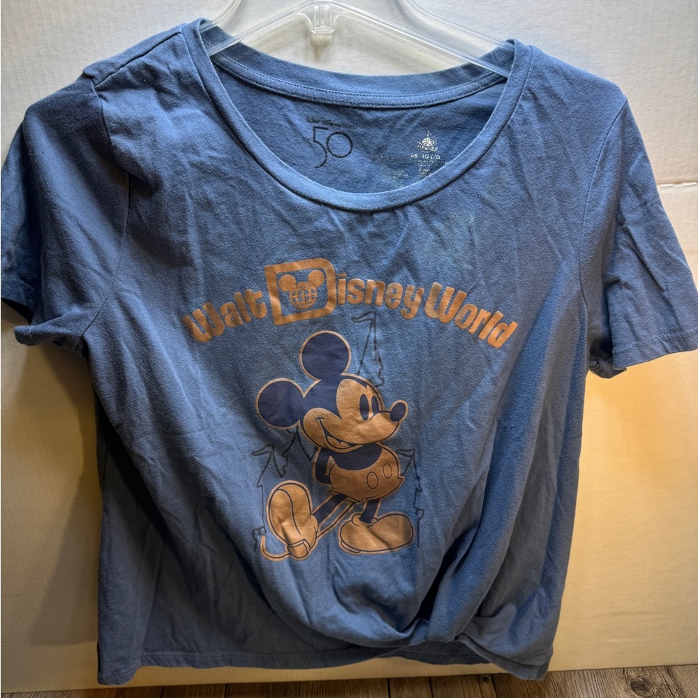 Disney World Women’s 50th Anniversary Mickey Blue & Gold Tie T-Shirt Size Large